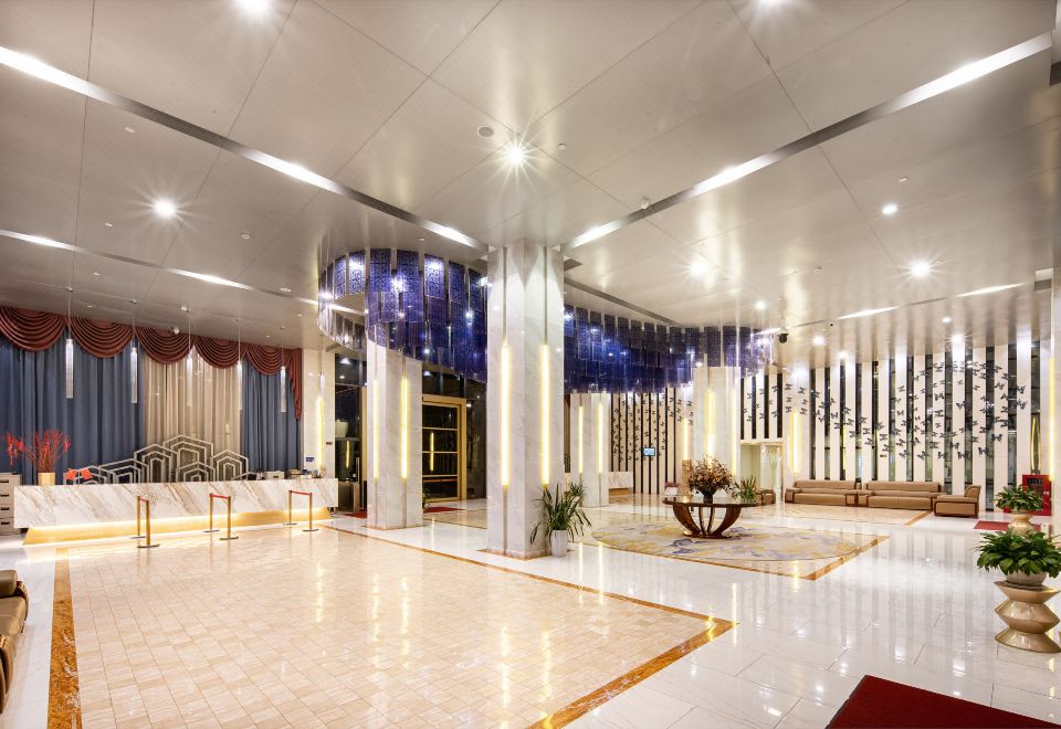 Golden Luck Hotel DalianOver view