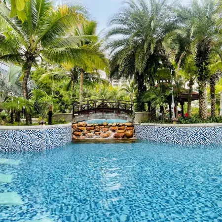 Baoting ShuangDa Luxury Hot Spring Hotel
