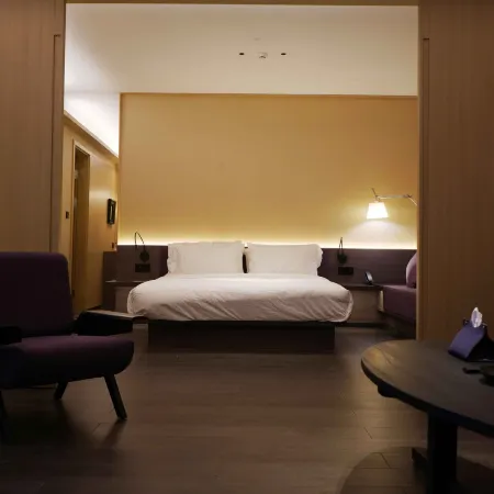 Tonghe Cunming Hotel