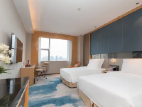 贑州グランド スカイライトインターナショナルホテル(萬象城南河古浮橋) 贛州のホテル