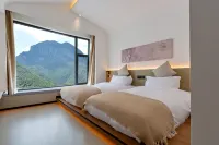 Lugu Lake Chunhe Jingming Lakeview Resort Hotel Hotels in Ninglang
