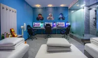 Shangjing Hotel (Qujing Malone Water Park) - Esports