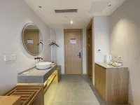Li Lei B&B Hotel Hotels in Yuechi