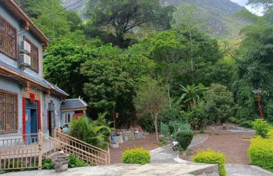 凌雲浩坤湖聚賢閣民宿