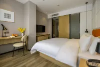 Qianyi Yicheng Hotel (Yulin Shizi Street Yuntian Palace) - 3성급