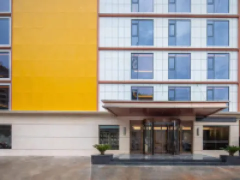 Rezen Pinge Hotel (Xishuangbanna Jinghong Airport Railway Station) Hotels near Xishuangbanna Folk Custom Garden