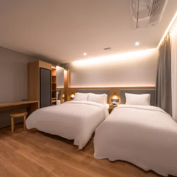 Comfort Inn Yeouido Отели рядом с достопримечательностью «Парк Йоидо»