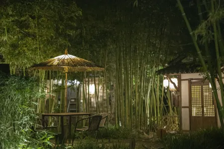 Yueshang Zen Space Homestay (Zhouzhuang Ancient Town Branch) Отели рядом с достопримечательностью «Chengxu Temple»