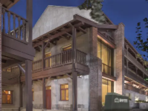 Qingting · Lyric Courtyard Hotel (Zhongshan Road Metro Station, Zhanqiao, Qingdao) โรงแรมในชิงเต่า