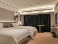 โรงแรมลาวานด์ (โบมี)