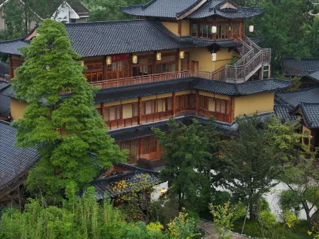 Qingcheng Mountain Samatha Yinmachuan Hot Spring Resort