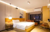 Changde Huanzhi City Hotel (Changde Herui Happy City Railway Station)