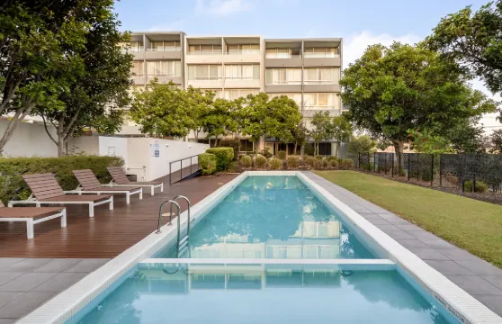 納爾遜貝魯爾盛橡套房酒店