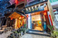Xiaoshuchuan Riverside View Guesthouse (Zhenyuan Ancient Town) - Bjergudsigt