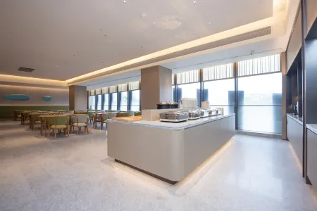 JI Hotel (Haiyan Jingpu Commercial Center)