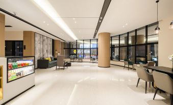 City Comfort Inn Hotel (Hechi Jinchengjiang Baima Pedestrian Street)
