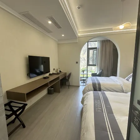 Pingzhen Homestay Hotel