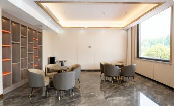 Lumijia Business Hotel