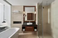 Sheraton Hanoi West Các khách sạn gần Trường Đại Học Phenikaa
