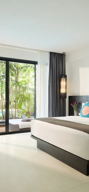 ห้องเดอะสแปลชพร้อมทางเข้าสระว่ายน้ำ