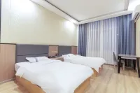 Ju County Baiyun Hotel