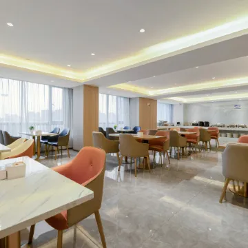 Kyriad Hotel (Guigang Wuyue Square High Speed Railway Station)
