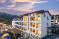 Nanjia Tingfeng Yese (Libo Xiaoqikong East Gate)