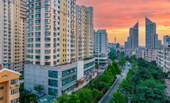 Manyue Hotel (Qingdao May Fourth Square)
