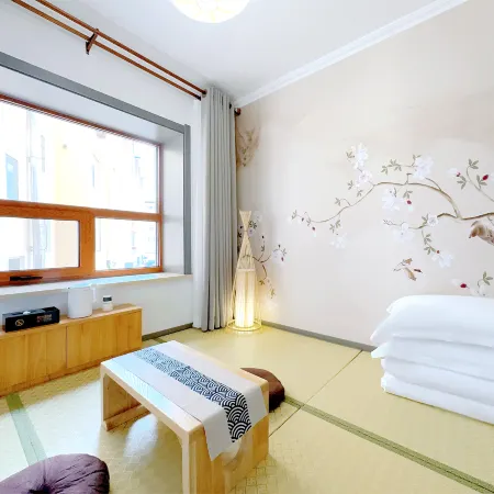 Yanji Hongsan Hotel (Yanbian University Internet-famous Wall)