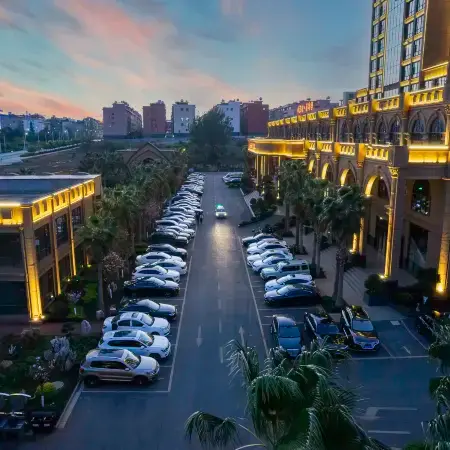 Taifeng Hotel (Qujing Wanda Bund)