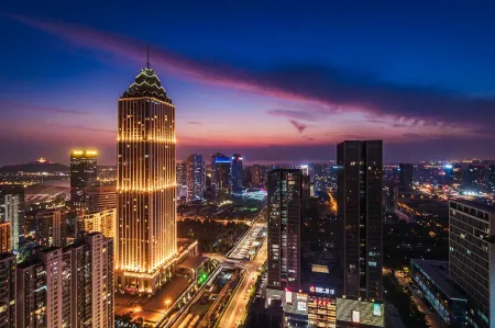 Jinshi International Hotel Отели рядом с достопримечательностью «Jiangsu College of Engineering and Technology»