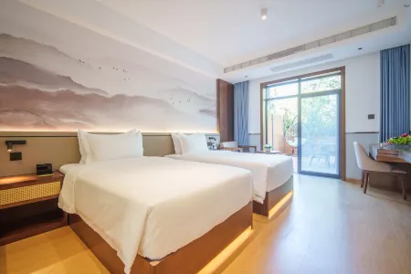 Erlang Mountain Hotel Отели рядом с достопримечательностью «Red Army Long Memorial Hall»