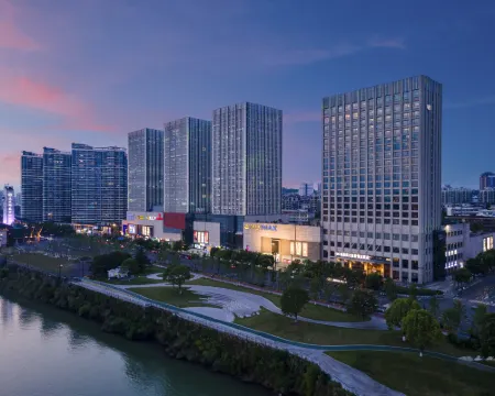 Crowne Plaza Yichang by IHG (Three Gorges Visitor Center) Hotels in Yichang