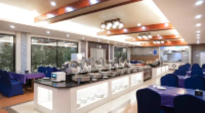 Shangri-La Original Density Hotel