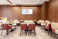 Marriott Carlton Hotel (Olympic Center Hotel)