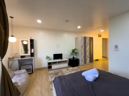 Breezewood BKK Hotel Отели рядом с достопримечательностью «Wat Suan Mokkh»