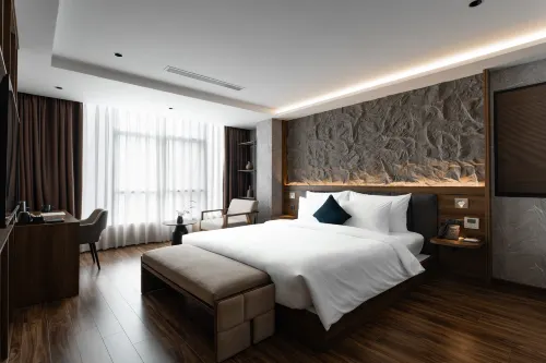 Kin Hotel Thai Van Lung - parking