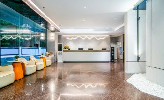 Rezen Longhh Hotel (Zhaoqing Seven Star Cave Sports Center)
