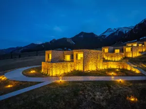 Hot Spring Sailimu Lake Spruce Wild Luxury Hotel