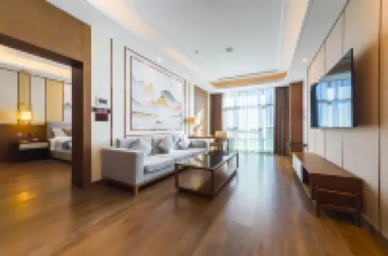 徳令哈万信瑞铂ホテル