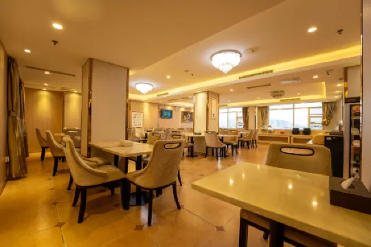 Vienna Hotel (Sanya Yalong Bay Qianguqing) Отели рядом с достопримечательностью «Baodao Luobei Aquarium»