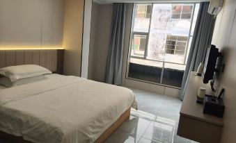 Shengyuan Hotel (Chongzuo High-speed Railway South Station Rainbow Street)