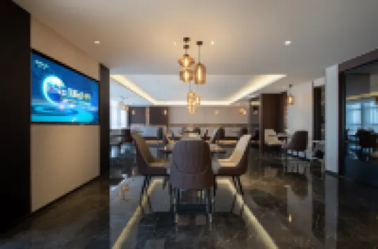 The GiorgioMorandi Hotels (Jinan Lushan South Subway Station Fuli Plaza)