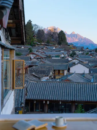 Manshan Yuemeiguan Ancient City Panoramic Garden Meisu (Lijiang Ancient City Sifang Street Branch) Отели рядом с достопримечательностью «Square Market»
