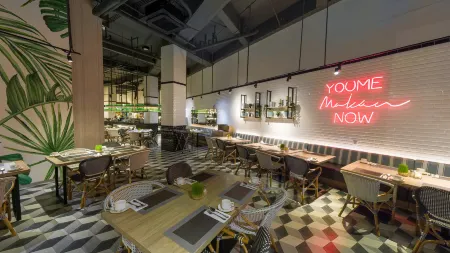 The Zuri Hotel Palembang Отели в г. Палембанг