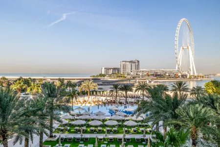 DoubleTree by Hilton Dubai - Jumeirah Beach Отели рядом с достопримечательностью «Ain Dubai»