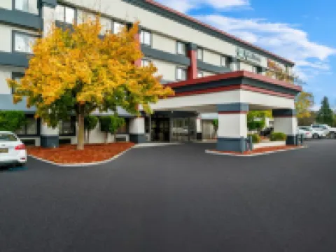 Red Roof Inn Flint Hotels in Flint