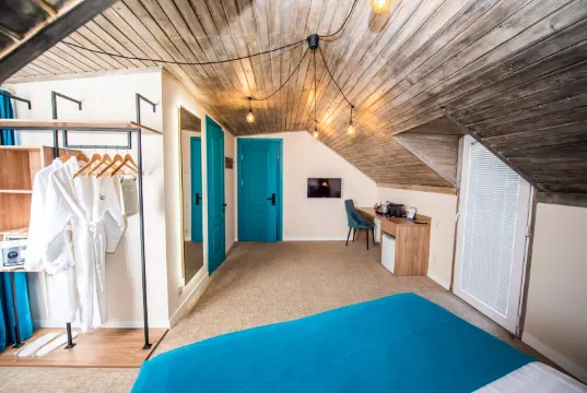 城市旅館 - 提比里斯精品飯店