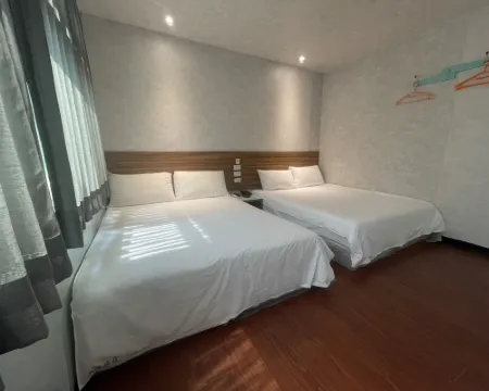 Yung Feng Hotel Hotels in Keelung