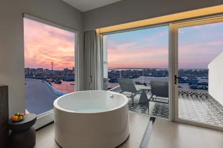 Floral Hotel·Taku No.1 Hotel Отели рядом с достопримечательностью «Chongwu Ancient Town»